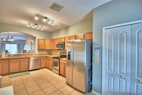 Townhouse in Lakeland, Florida 3 bedrooms, 159.14 sq.m. № 2218838 - photo 8