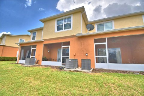Townhouse in Lakeland, Florida 3 bedrooms, 159.14 sq.m. № 2218838 - photo 23