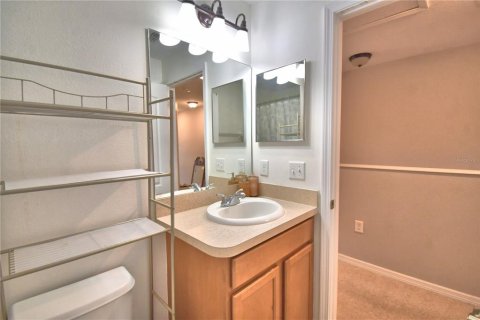 Townhouse in Lakeland, Florida 3 bedrooms, 159.14 sq.m. № 2218838 - photo 29