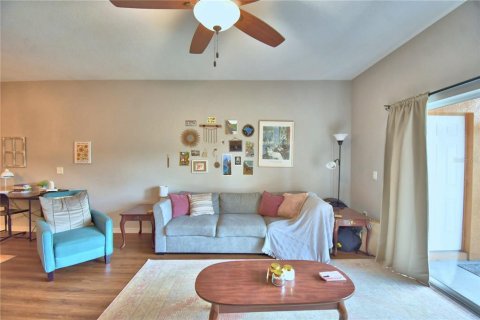 Townhouse in Lakeland, Florida 3 bedrooms, 159.14 sq.m. № 2218838 - photo 18