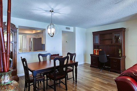 Condominio en venta en Gulfport, Florida, 2 dormitorios, 116.59 m2 № 1761483 - foto 18