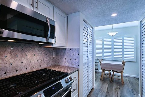 Condominio en venta en Gulfport, Florida, 2 dormitorios, 116.59 m2 № 1761483 - foto 30
