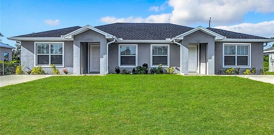 Propiedad comercial en Port Charlotte, Florida 4 dormitorios, 195.47 m2 № 1910846