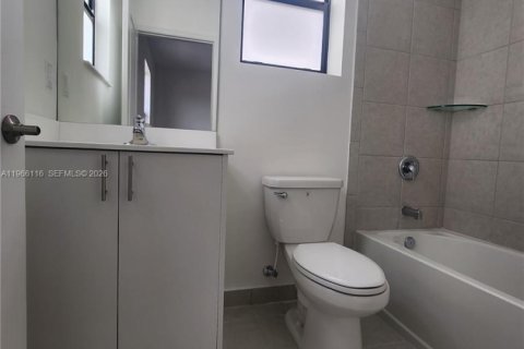 Снять в аренду таунхаус в Хомстед, Флорида 3 спальни, 123.37м2, № 2027974 - фото 15