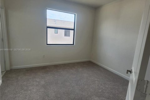 Снять в аренду таунхаус в Хомстед, Флорида 3 спальни, 123.37м2, № 2027974 - фото 8