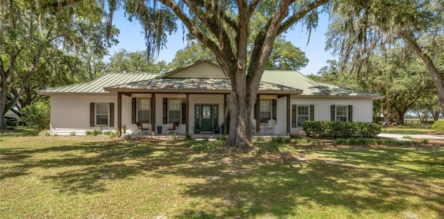 Villa ou maison à Morriston, Floride 4 chambres, 242.57 m2 № 2403468