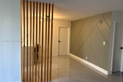 Купить кондоминиум в Санни-Айлс-Бич, Флорида 1 спальня, 71.26м2, № 2040457 - фото 15