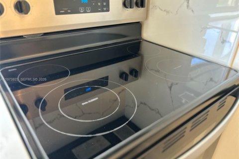 Купить кондоминиум в Санни-Айлс-Бич, Флорида 1 спальня, 71.26м2, № 2040457 - фото 25