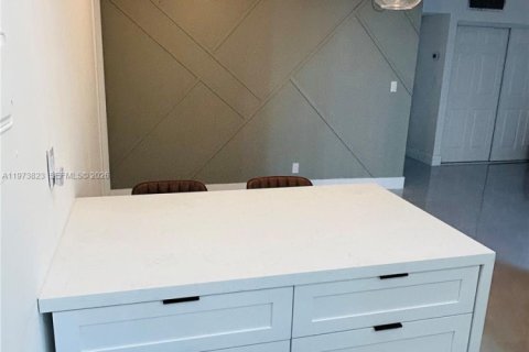 Купить кондоминиум в Санни-Айлс-Бич, Флорида 1 спальня, 71.26м2, № 2040457 - фото 30