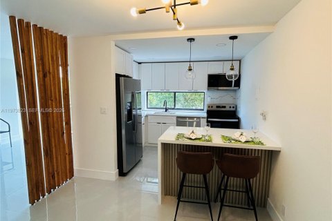 Купить кондоминиум в Санни-Айлс-Бич, Флорида 1 спальня, 71.26м2, № 2040457 - фото 5