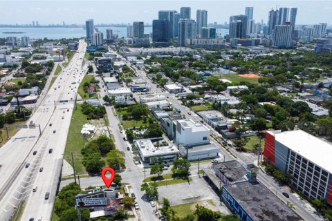 House in Miami, Florida 3 bedrooms, 126.53 sq.m. № 2022709 - photo 5