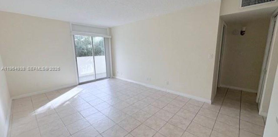 Condo in Miami, Florida, 1 bedroom  № 2026220