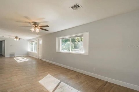 Villa ou maison à louer à Bradenton, Floride: 3 chambres, 117.06 m2 № 2112480 - photo 9