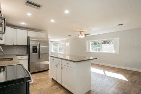 Villa ou maison à louer à Bradenton, Floride: 3 chambres, 117.06 m2 № 2112480 - photo 13