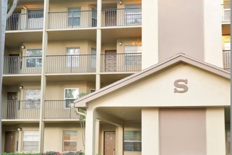 Condominio en alquiler en Pembroke Pines, Florida, 2 dormitorios, 102.75 m2 № 1180250 - foto 1