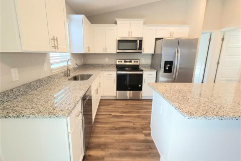 Villa ou maison à louer à Ocala, Floride: 3 chambres, 134.99 m2 № 2416817 - photo 2