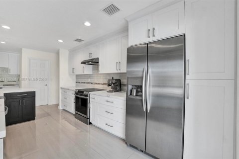 Снять в аренду виллу или дом в Дорал, Флорида 4 спальни, 243.4м2, № 2004445 - фото 13