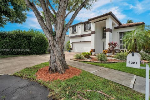 Снять в аренду виллу или дом в Дорал, Флорида 4 спальни, 243.4м2, № 2004445 - фото 2