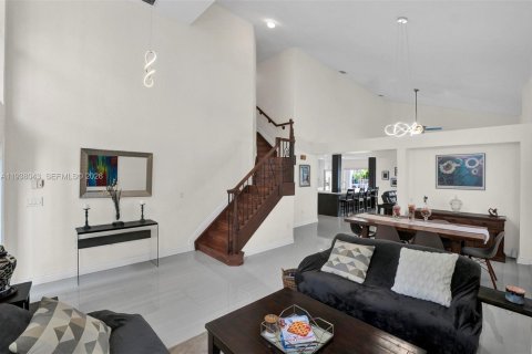 Снять в аренду виллу или дом в Дорал, Флорида 4 спальни, 243.4м2, № 2004445 - фото 7