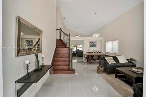 Снять в аренду виллу или дом в Дорал, Флорида 4 спальни, 243.4м2, № 2004445 - фото 5