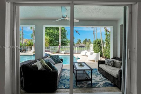 Снять в аренду виллу или дом в Дорал, Флорида 4 спальни, 243.4м2, № 2004445 - фото 11