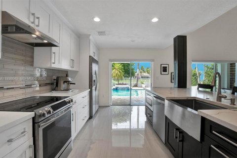 Снять в аренду виллу или дом в Дорал, Флорида 4 спальни, 243.4м2, № 2004445 - фото 16