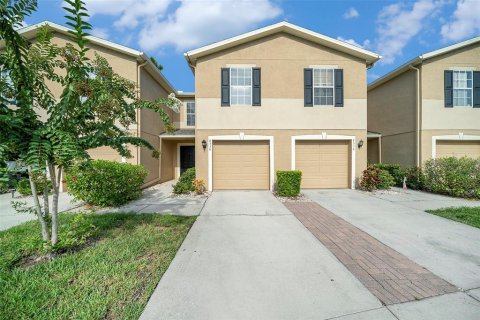 Adosado en venta en Tampa, Florida, 3 dormitorios, 141.58 m2 № 1880697 - foto 2