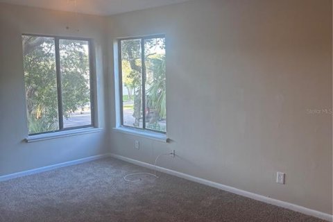 Condo in Tampa, Florida, 2 bedrooms  № 2225901 - photo 12