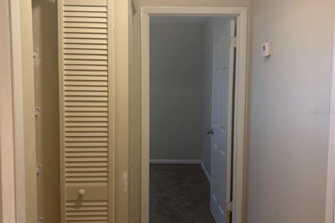 Condo in Tampa, Florida, 2 bedrooms  № 2225901 - photo 8