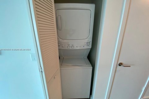 Купить кондоминиум в Майами, Флорида 1 спальня, 81.48м2, № 2021441 - фото 4
