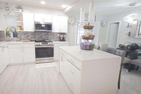 Casa en venta en Miami, Florida, 3 dormitorios, 104.05 m2 № 1953940 - foto 11
