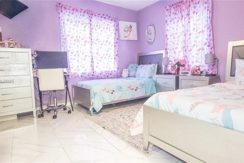 Casa en venta en Miami, Florida, 3 dormitorios, 104.05 m2 № 1953940 - foto 12