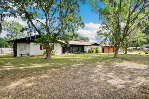 House in Dade City, Florida 5 bedrooms, 260.5 sq.m. № 1735593 - photo 4