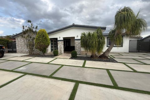 Villa ou maison à Miami, Floride 4 chambres, 165.92 m2 № 2075219