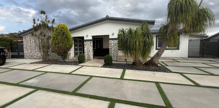 Villa ou maison à Miami, Floride 4 chambres, 165.92 m2 № 2075219