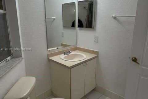 Adosado en alquiler en Miami, Florida, 2 dormitorios, 112.04 m2 № 2022021 - foto 2