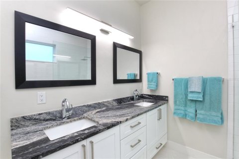 House in New Smyrna Beach, Florida 3 bedrooms, 133.78 sq.m. № 1531216 - photo 16