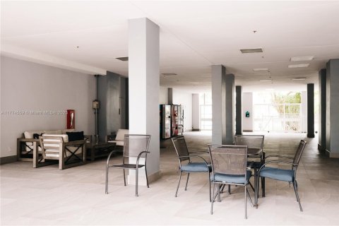 Copropriété à vendre à Sunny Isles Beach, Floride: 1 chambre, 92.9 m2 № 2061547 - photo 25