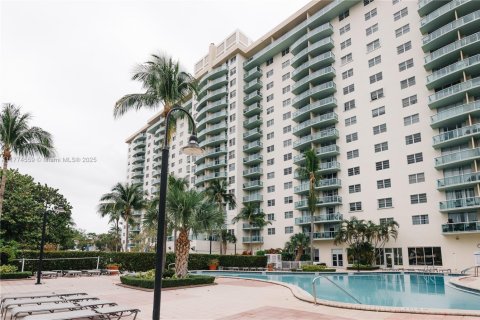 Copropriété à vendre à Sunny Isles Beach, Floride: 1 chambre, 92.9 m2 № 2061547 - photo 27