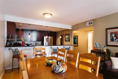Copropriété à vendre à Sunny Isles Beach, Floride: 1 chambre, 92.9 m2 № 2061547 - photo 8