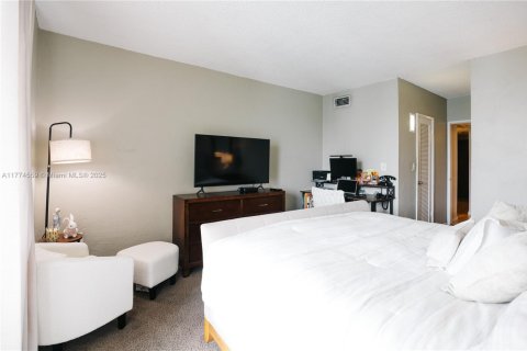 Copropriété à vendre à Sunny Isles Beach, Floride: 1 chambre, 92.9 m2 № 2061547 - photo 13
