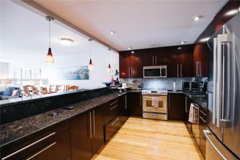 Copropriété à vendre à Sunny Isles Beach, Floride: 1 chambre, 92.9 m2 № 2061547 - photo 21