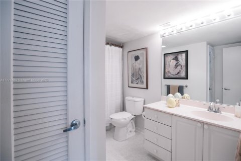 Copropriété à vendre à Sunny Isles Beach, Floride: 1 chambre, 92.9 m2 № 2061547 - photo 17