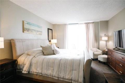 Copropriété à vendre à Sunny Isles Beach, Floride: 1 chambre, 92.9 m2 № 2061547 - photo 14