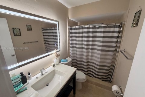 Villa ou maison à vendre à Pembroke Pines, Floride: 3 chambres, 124.58 m2 № 2002133 - photo 17