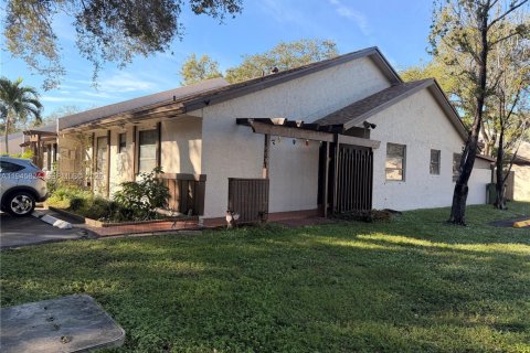 Villa ou maison à vendre à Pembroke Pines, Floride: 3 chambres, 124.58 m2 № 2002133 - photo 4