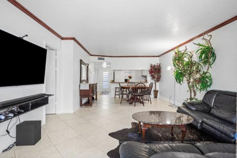 Condo in Boca Raton, Florida, 2 bedrooms  № 2181139 - photo 13