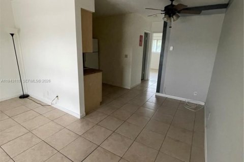 Appartement à louer à Fort Lauderdale, Floride: 1 chambre, 1027.96 m2 № 1999433 - photo 3