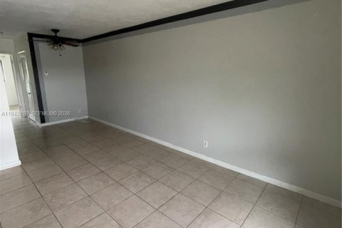 Appartement à louer à Fort Lauderdale, Floride: 1 chambre, 1027.96 m2 № 1999433 - photo 2