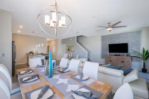 Touwnhouse à vendre à Kissimmee, Floride: 5 chambres, 201.41 m2 № 2222256 - photo 5